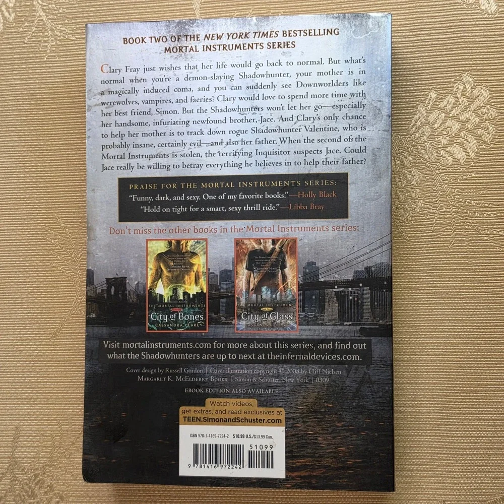 City of Ashes Cassandra Clare The Mortal Instruments Book 2 Paperback YA Fantasy